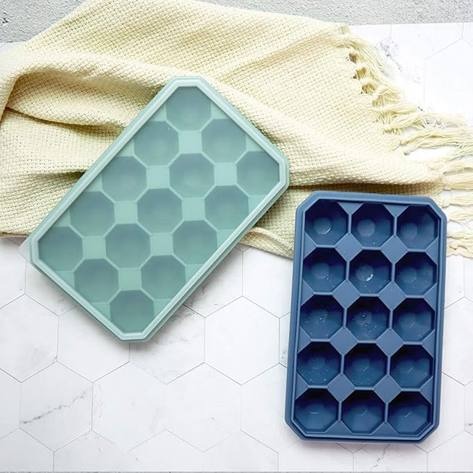 Ice Cube Trays with Silicone Lid, 15 Grid Diamond Shaped Ice Tray Easy Release - Image 7