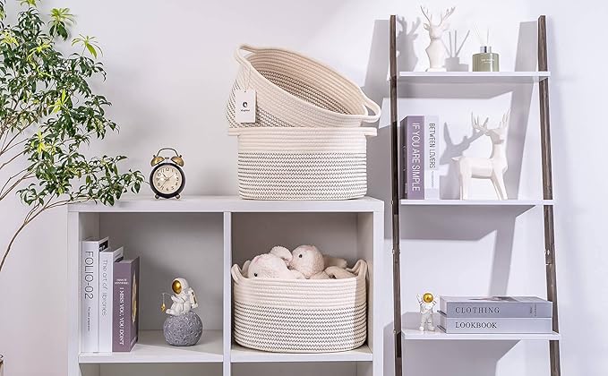 Medium and Large Woven Basket//With Handle, Used - Image 3