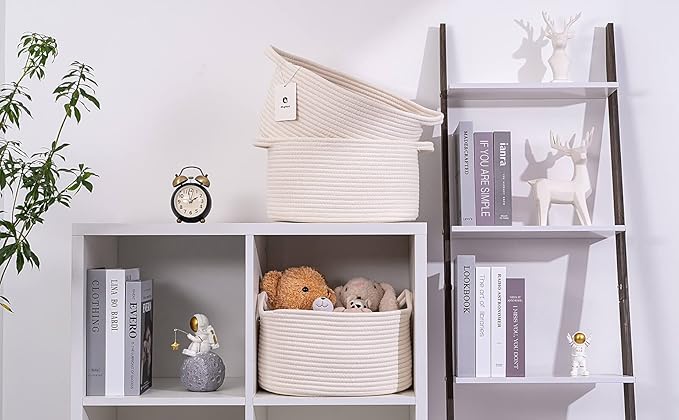 Medium and Large Woven Basket//With Handle, Used - Image 8
